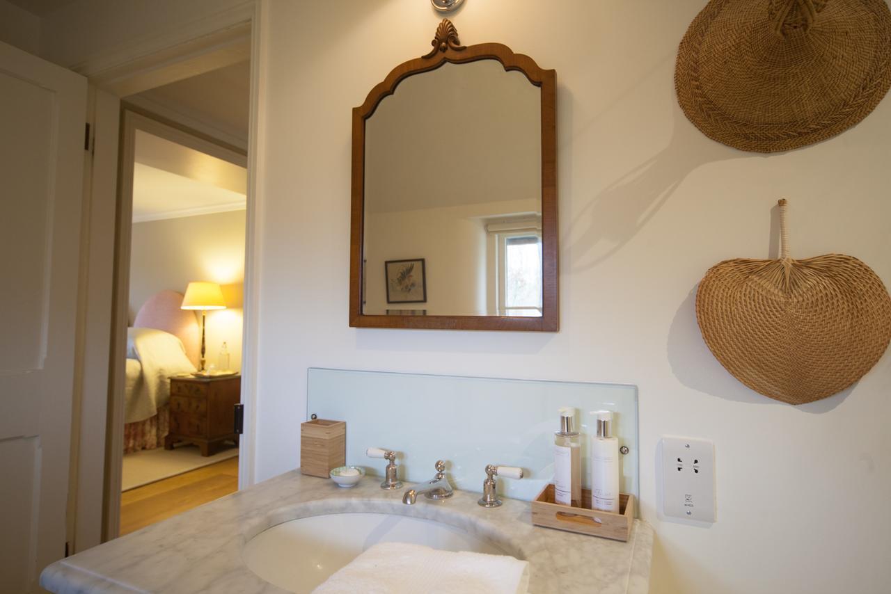 Gutchpool Farm Bed & Breakfast Гилингхам Екстериор снимка