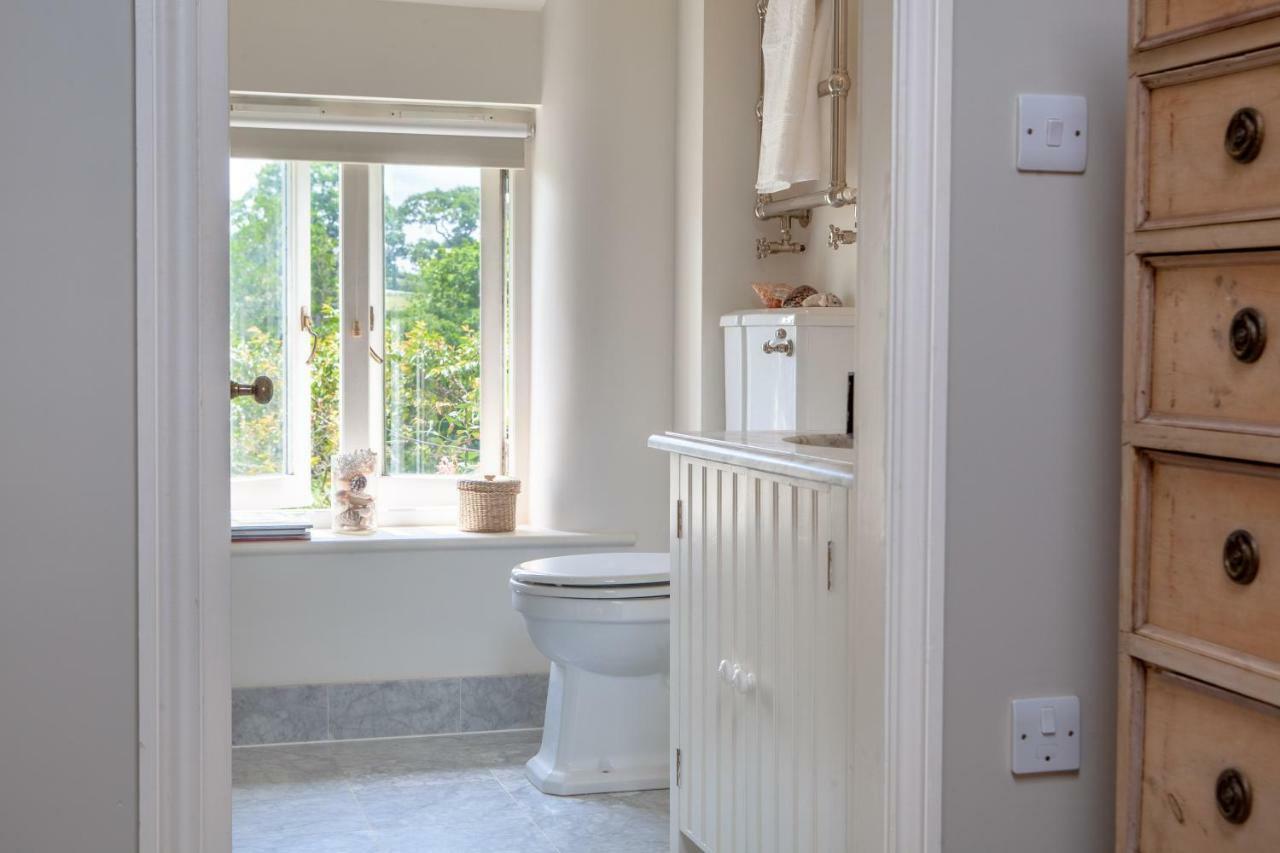 Gutchpool Farm Bed & Breakfast Гилингхам Екстериор снимка